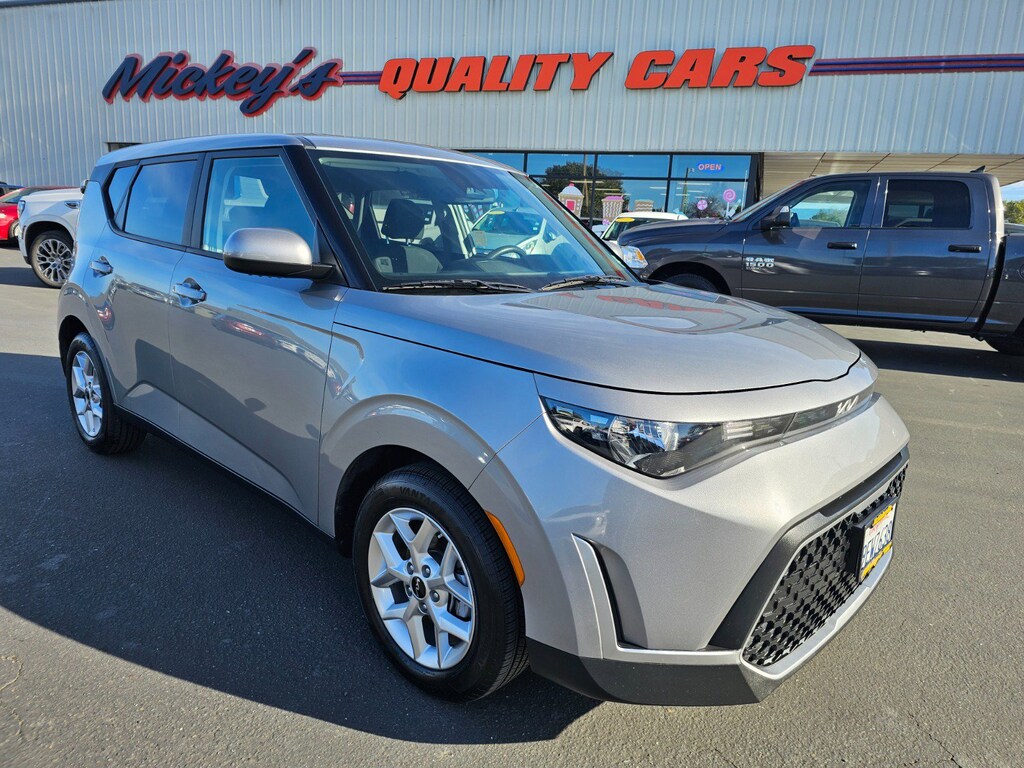 Used 2023 Kia Soul LX Hatchback