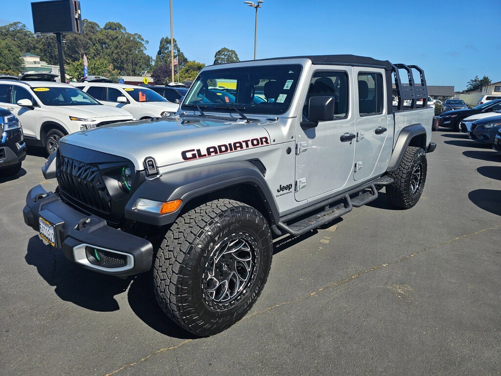 Used 2024 Jeep Gladiator Sport Truck Crew Cab
