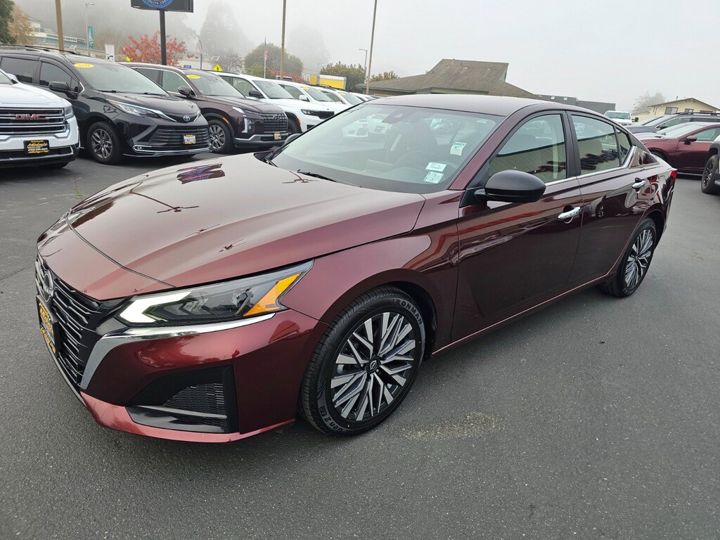 Used 2024 Nissan Altima 2.5 SV Sedan