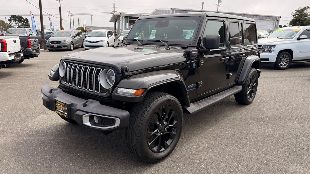 Used 2025 Jeep Wrangler 4xe Sahara SUV