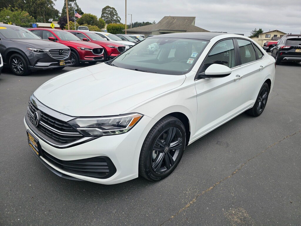 Used 2024 Volkswagen Jetta 1.5T SE Sedan