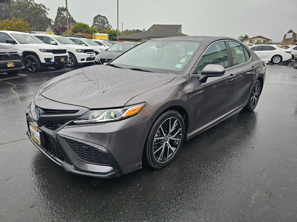 Used 2021 Toyota Camry Hybrid SE Sedan