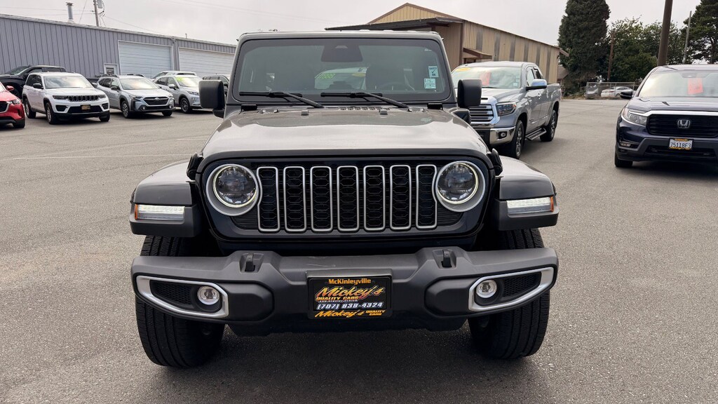Used 2025 Jeep Wrangler 4xe Sahara SUV