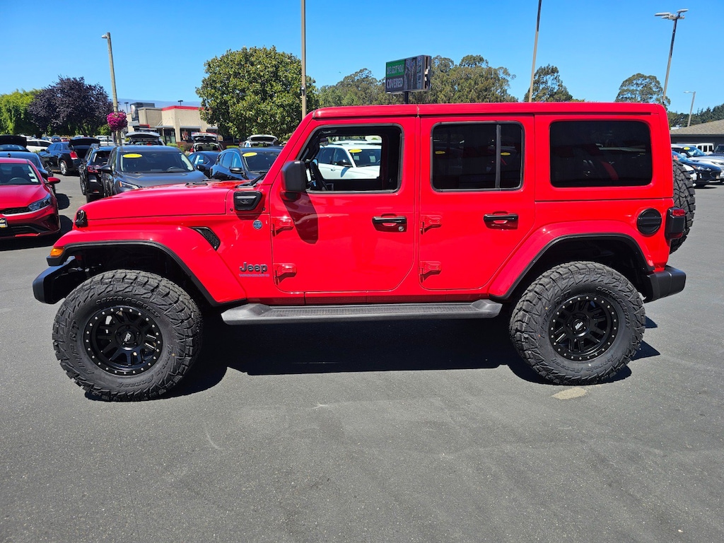 Used 2025 Jeep Wrangler 4xe Sahara SUV