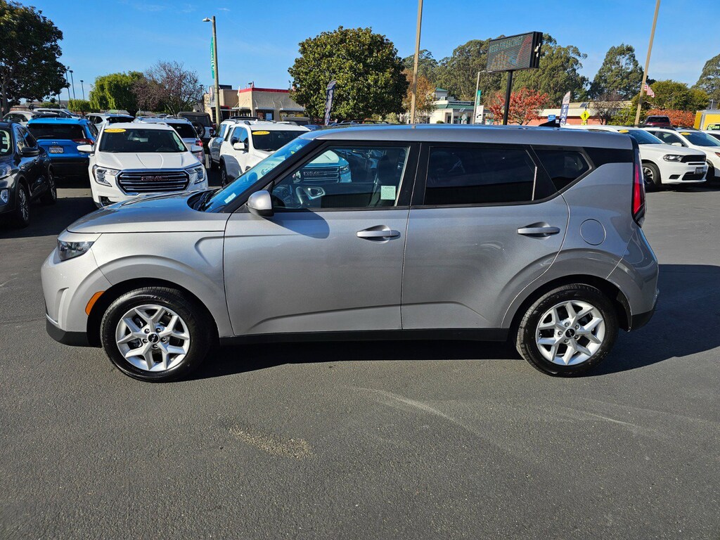 Used 2023 Kia Soul LX Hatchback