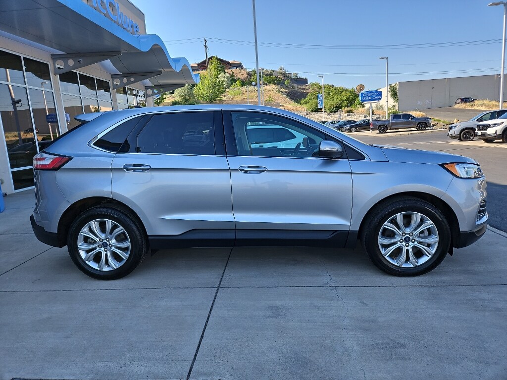 2022 Ford Edge Titanium photo 4