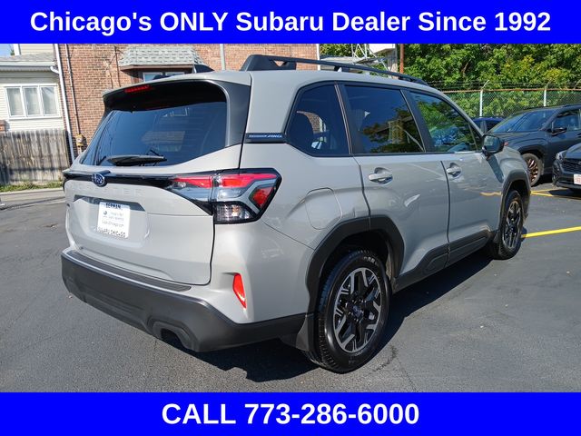 2025 Subaru Forester Premium Base photo 2