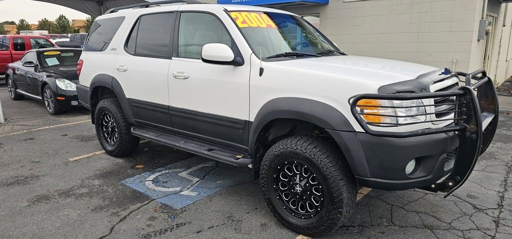 2004 Toyota Sequoia SR5