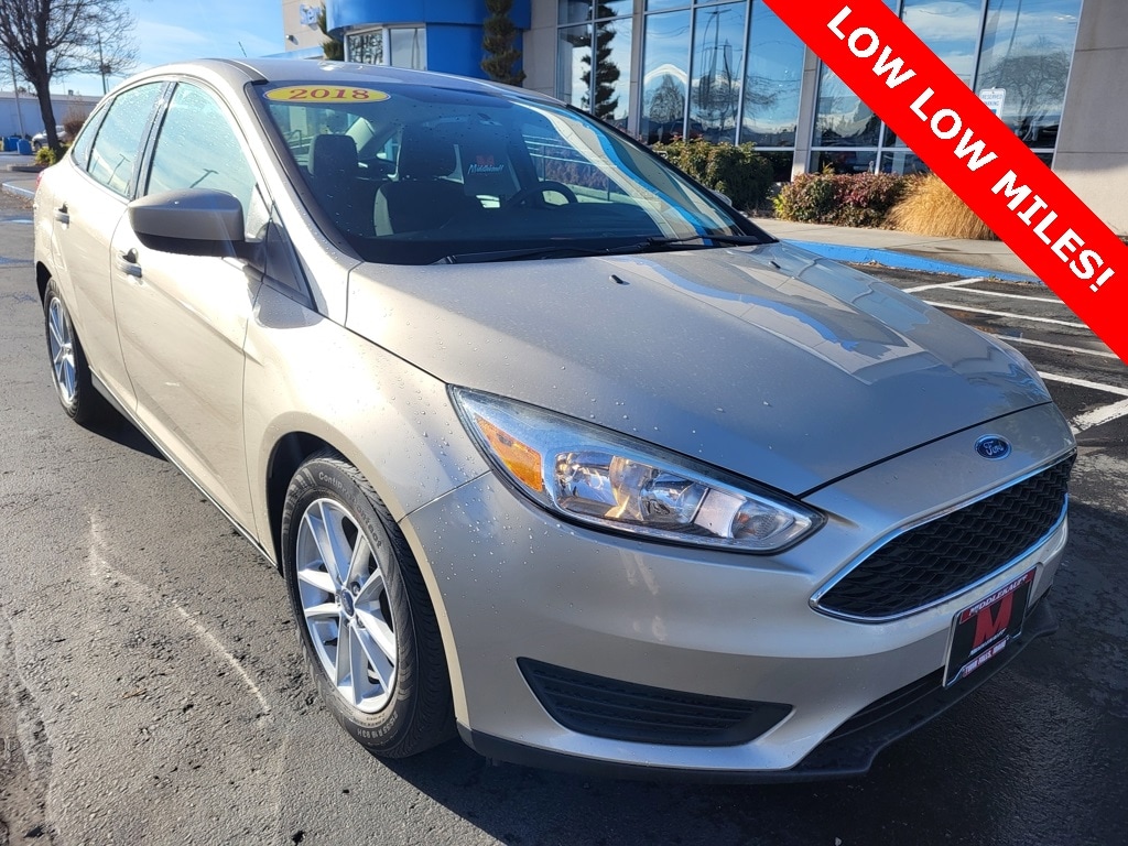 2018 Ford Focus SE's photo