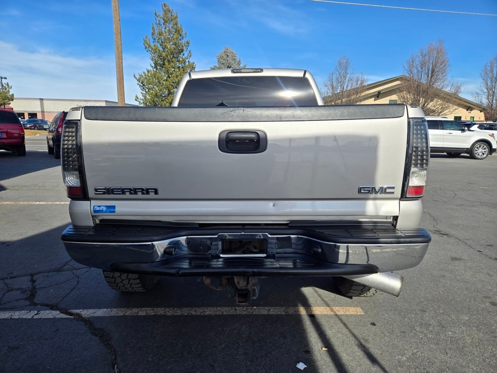 Used 2005 GMC Sierra 2500HD SLT Crew Cab Short Bed Truck