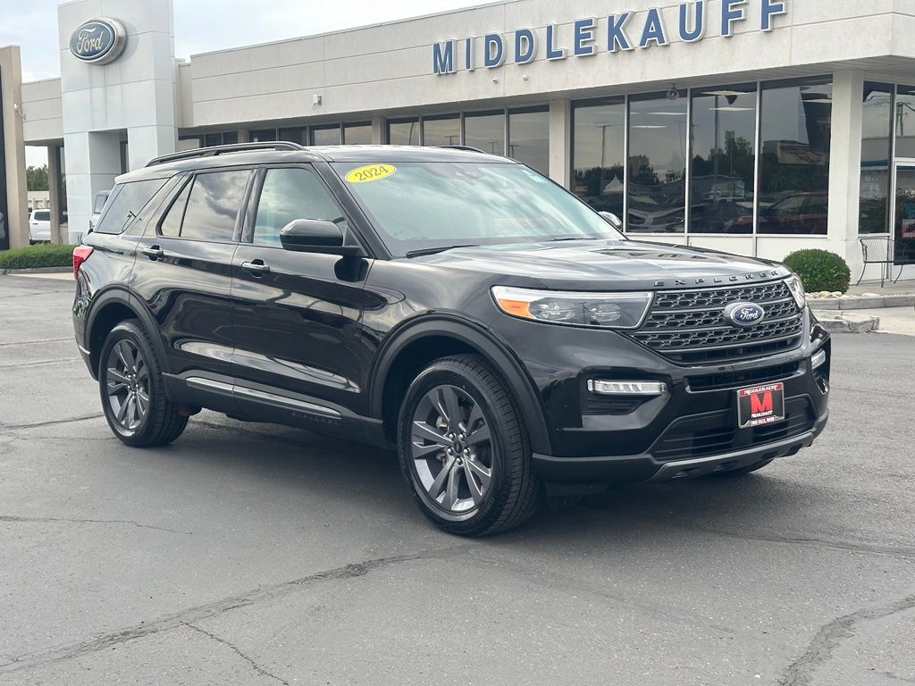 2024 Ford Explorer XLT 4WD's photo