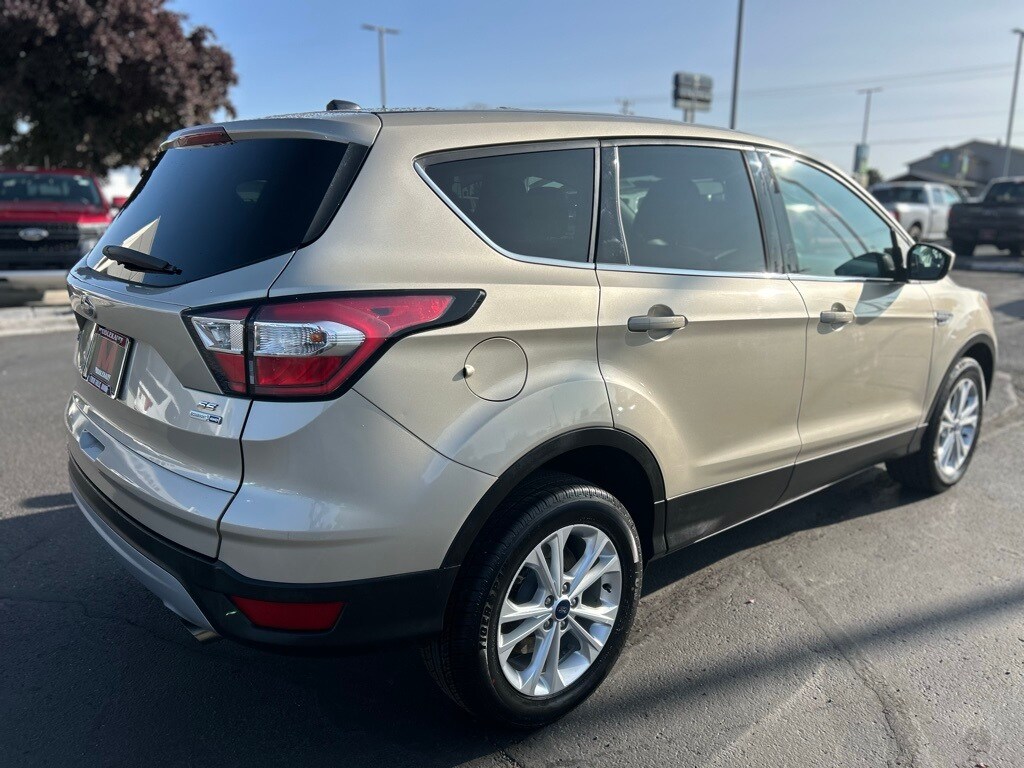 2017 Ford Escape SE photo 3