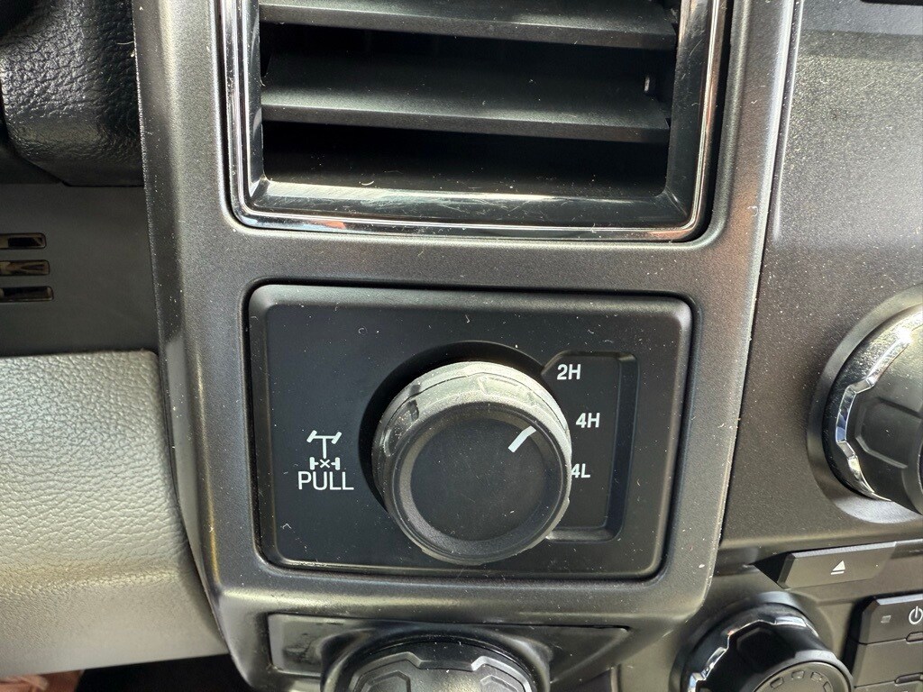 2017 Ford F-150 XLT photo 4