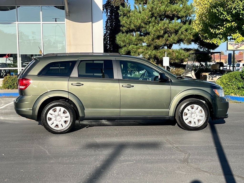 Used 2017 Dodge Journey SE SUV