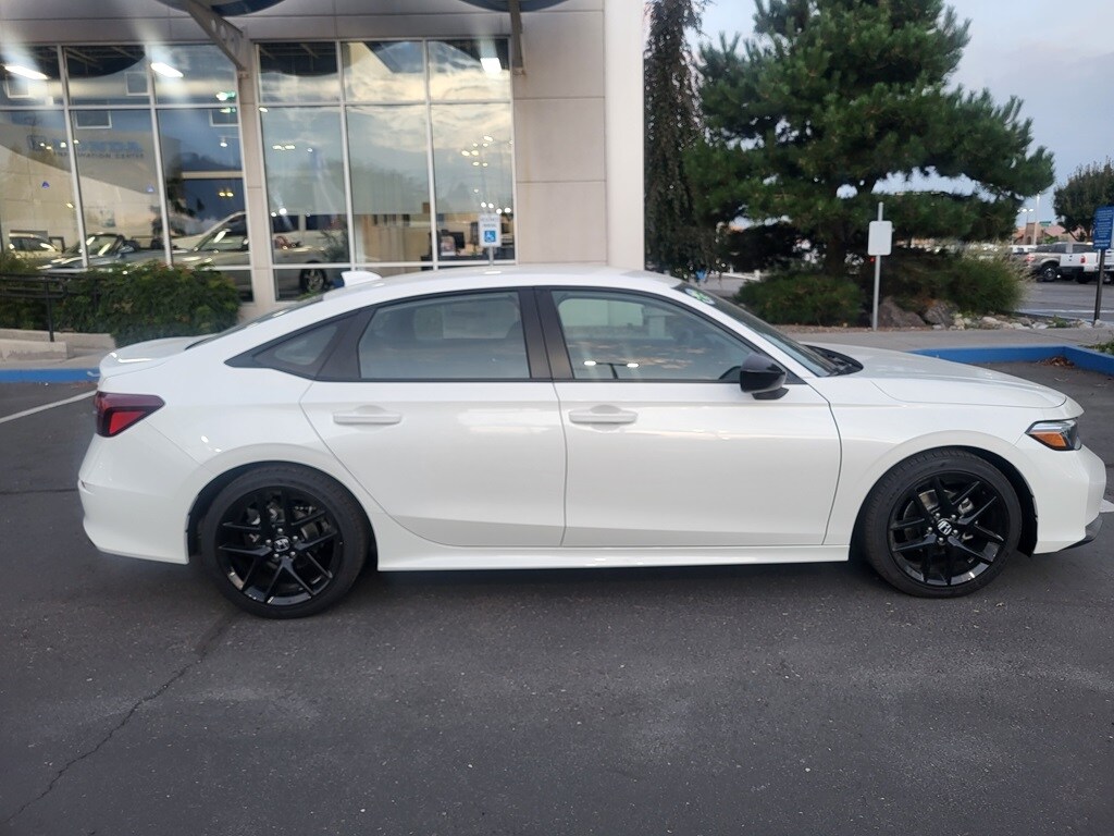 2025 Honda Civic Sport photo 2