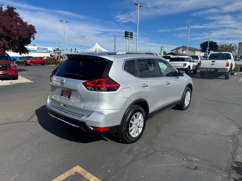 Used 2017 Nissan Rogue SV SUV