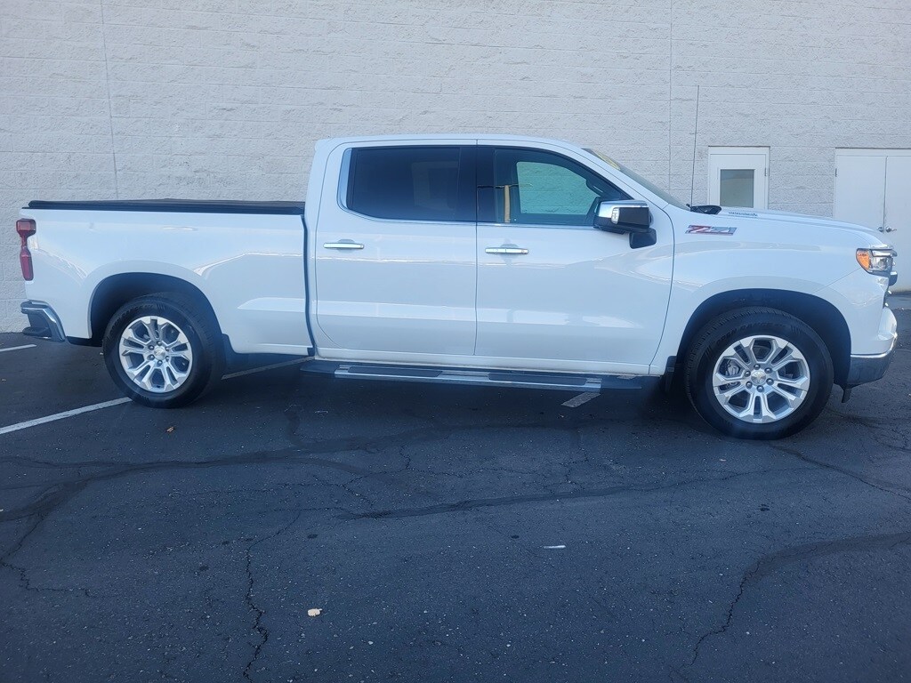 2022 Chevrolet Silverado 1500 LTZ photo 2