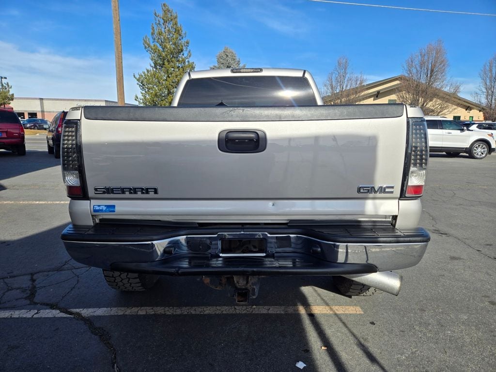Used 2005 GMC Sierra 2500HD SLT Crew Cab Short Bed Truck