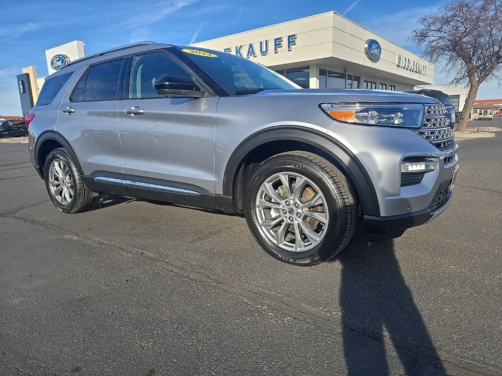 2022 Ford Explorer Limited's photo