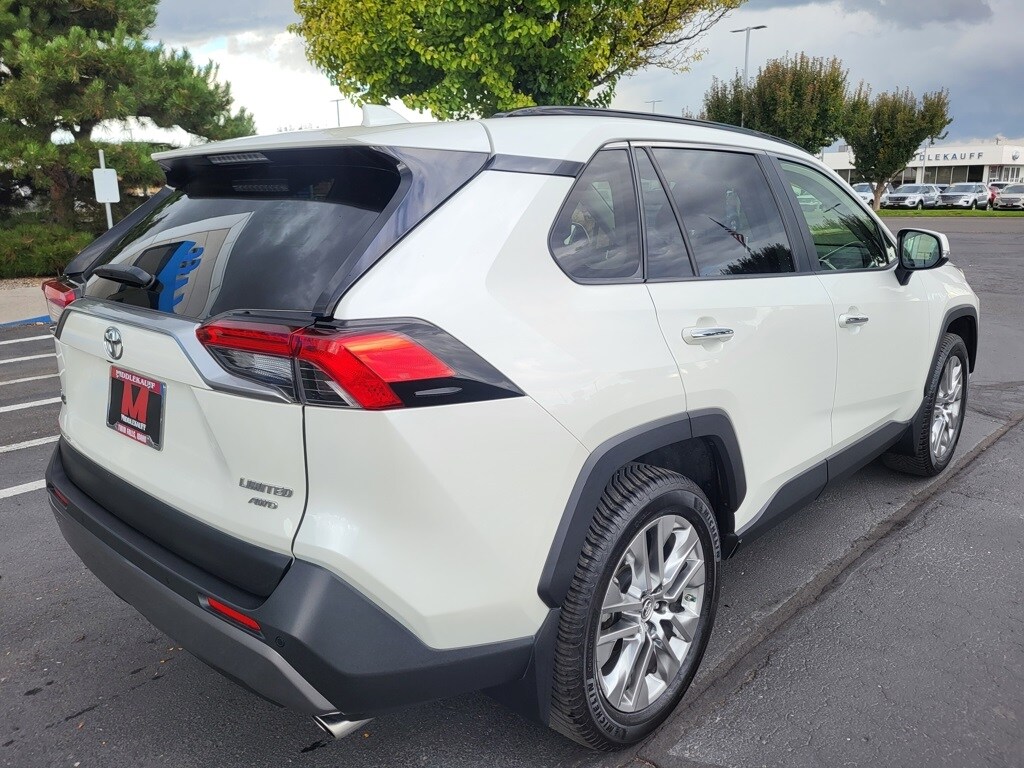2019 Toyota RAV4 Limited photo 2