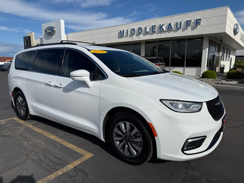 2022 Chrysler Pacifica Hybrid Touring L