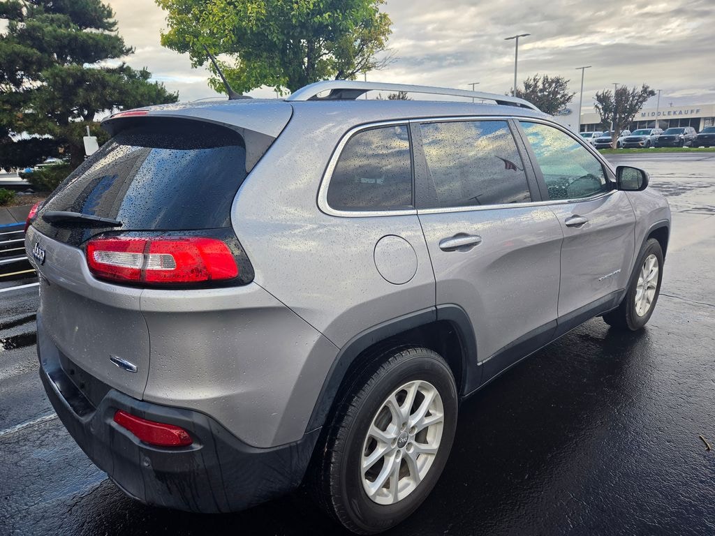Used 2018 Jeep Cherokee Latitude SUV