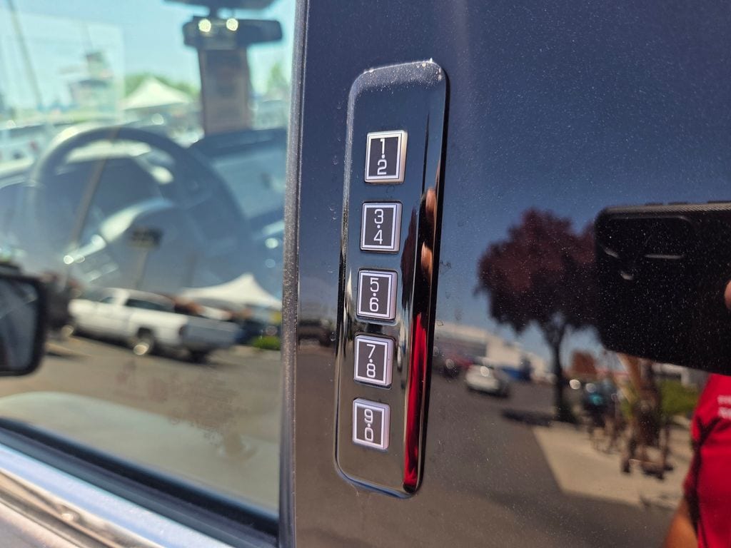 2023 Ford F-150 Lariat - Photo 9