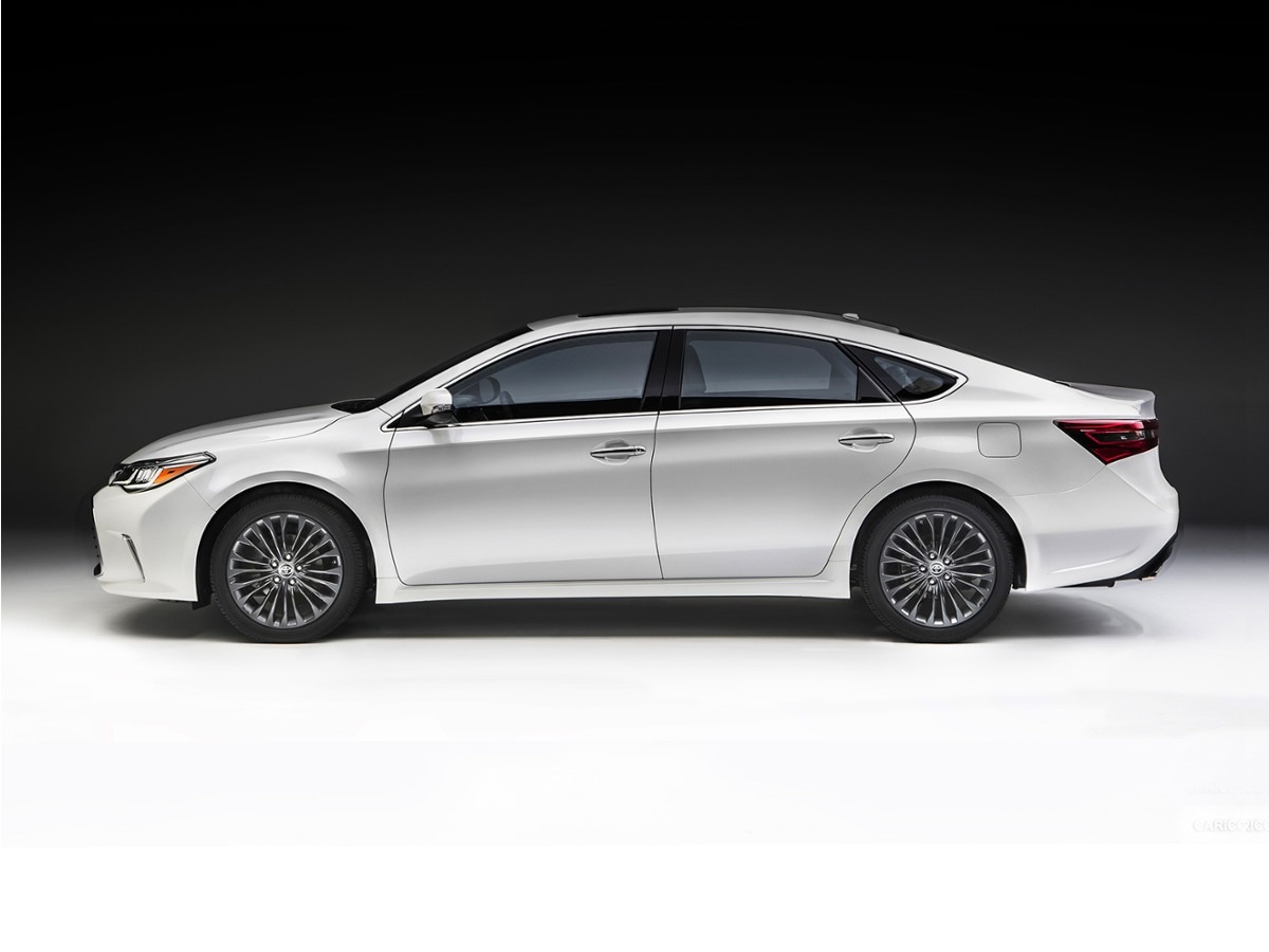 2017 Toyota Avalon Limited's photo