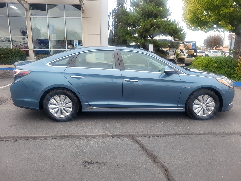 Used 2016 Hyundai Sonata Hybrid SE Sedan