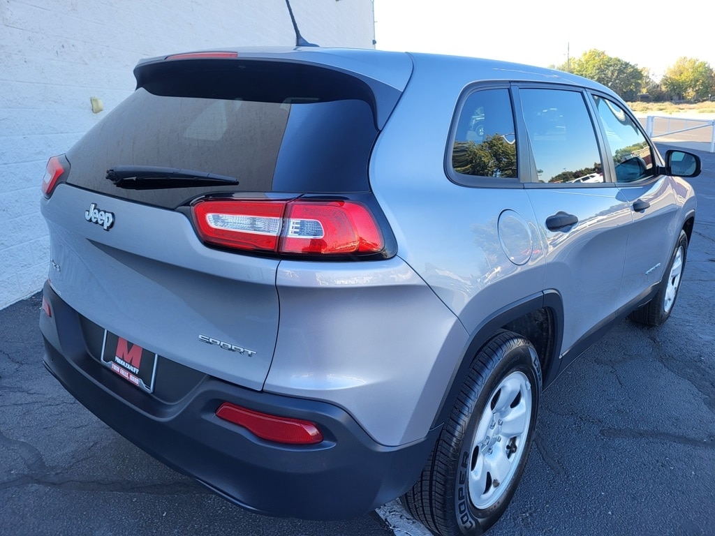 Used 2016 Jeep Cherokee Sport SUV