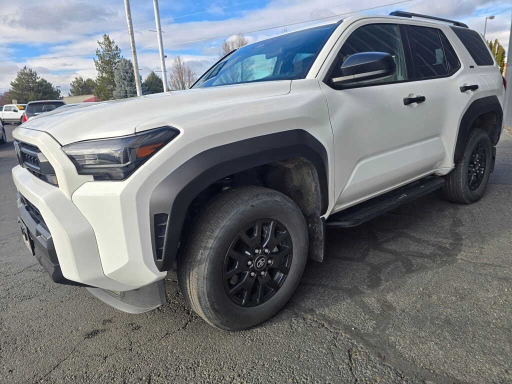 2025 Toyota 4Runner SR5 photo 4
