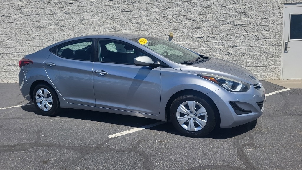 Used 2016 Hyundai Elantra SE with VIN 5NPDH4AE0GH697288 for sale in Twin Falls, ID