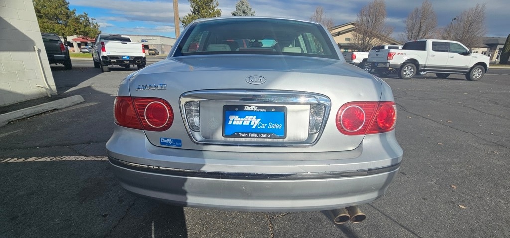 Used 2006 Kia Amanti Base Sedan