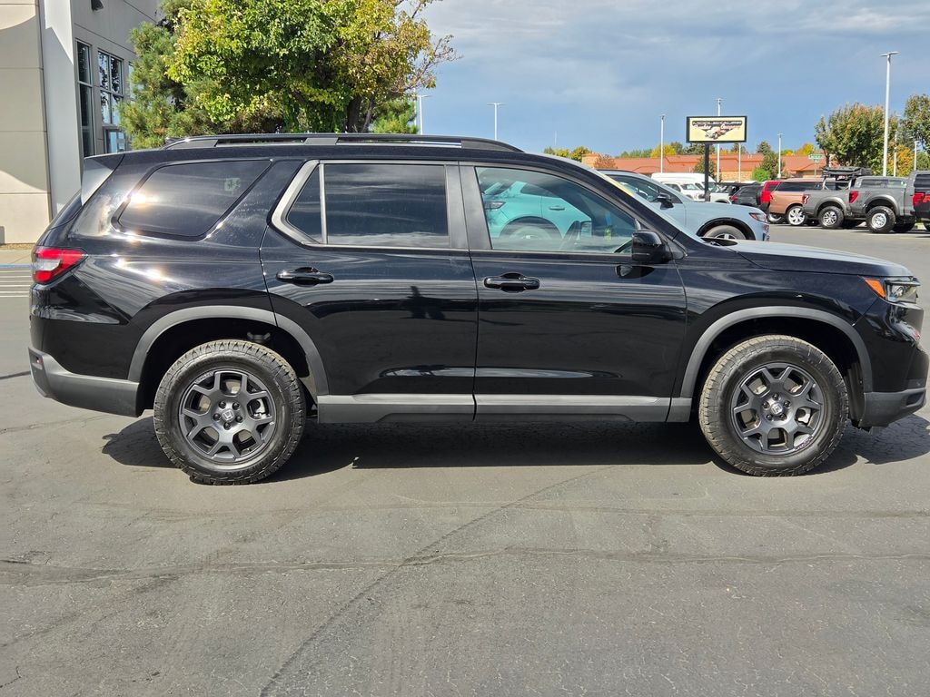 Used 2025 Honda Pilot TrailSport SUV