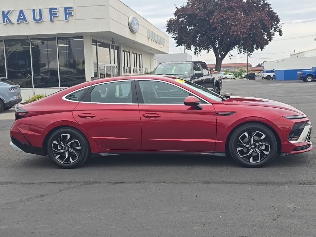 Used 2024 Hyundai Sonata SEL Sedan