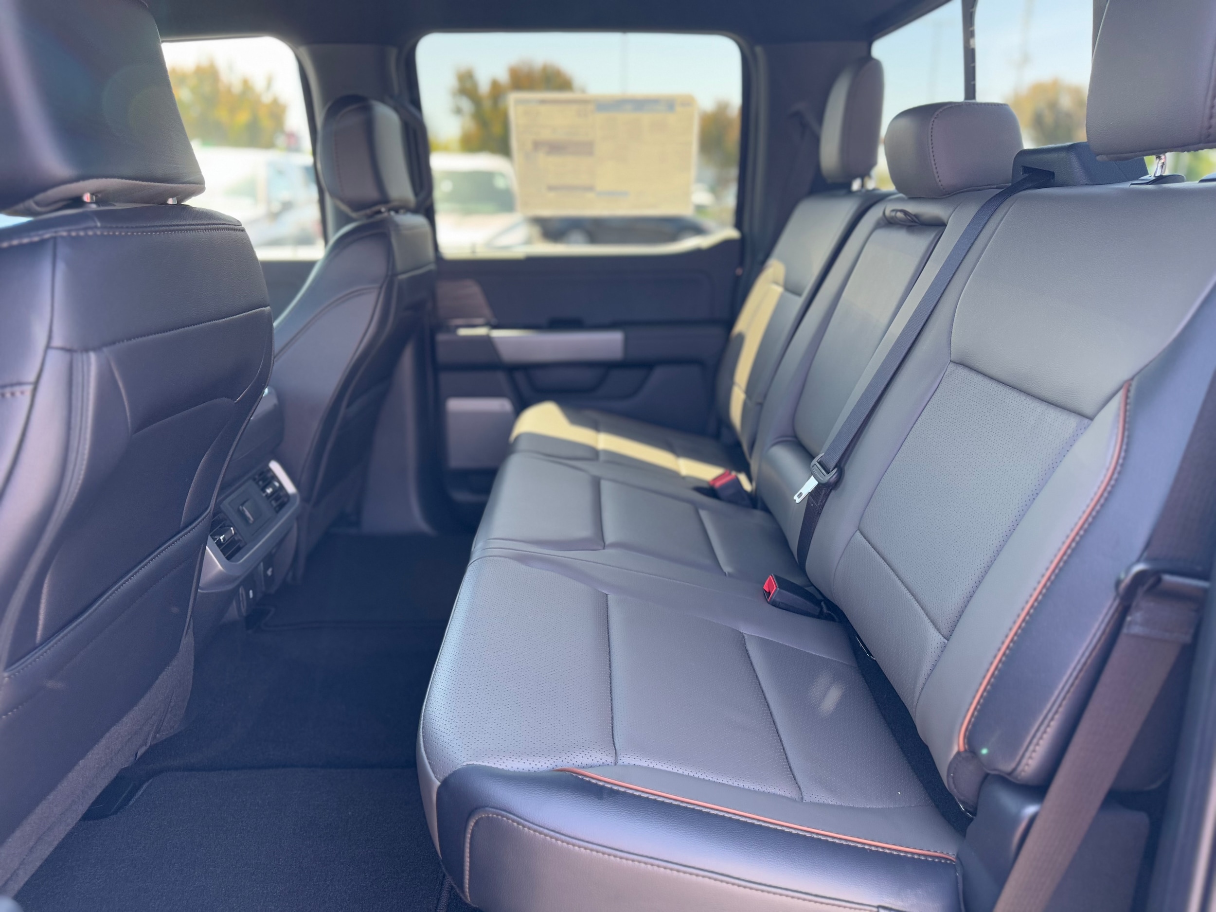 2025 Ford F-150 Lariat - Photo 15