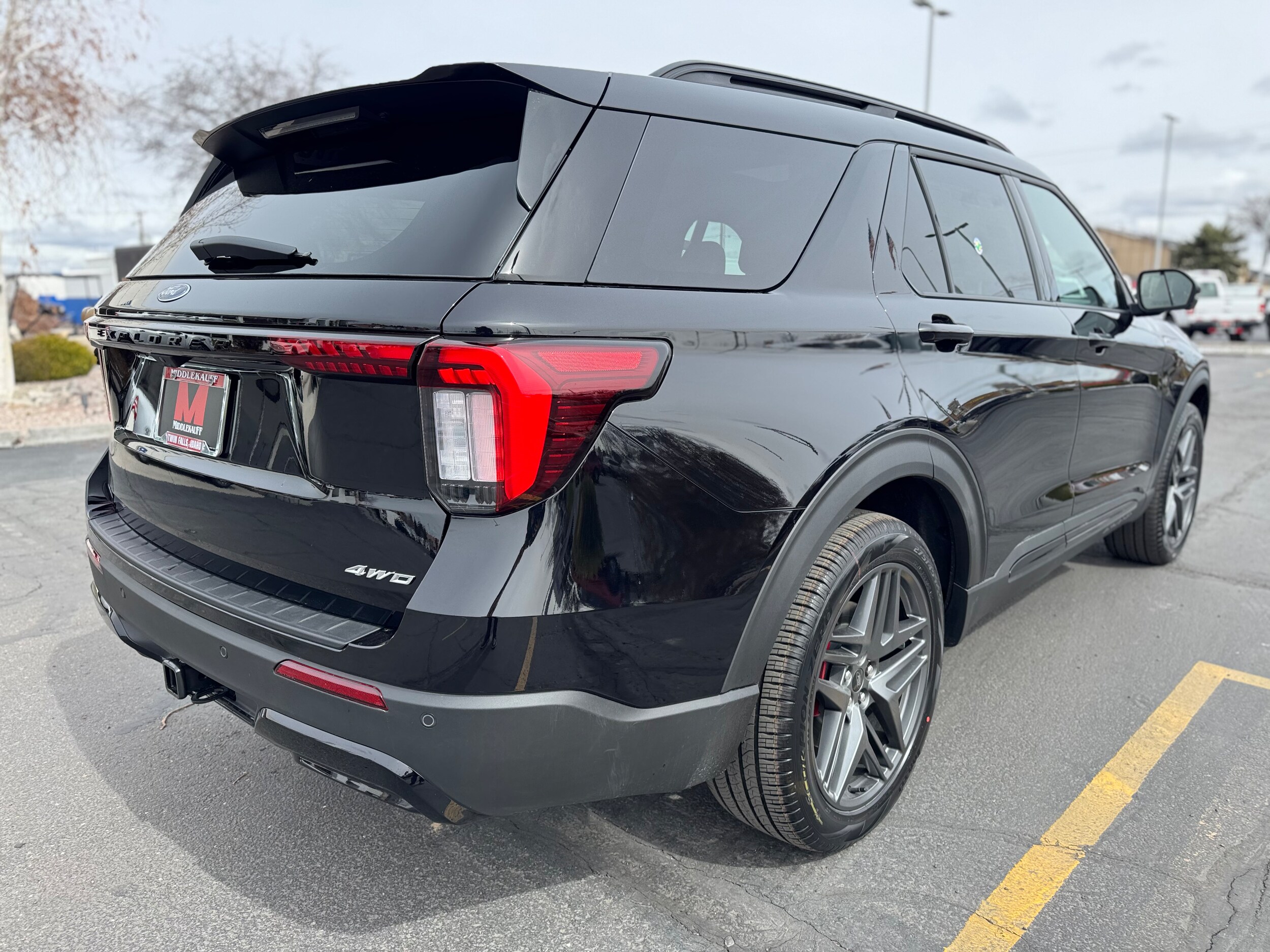 2025 Ford Explorer ST-Line photo 3