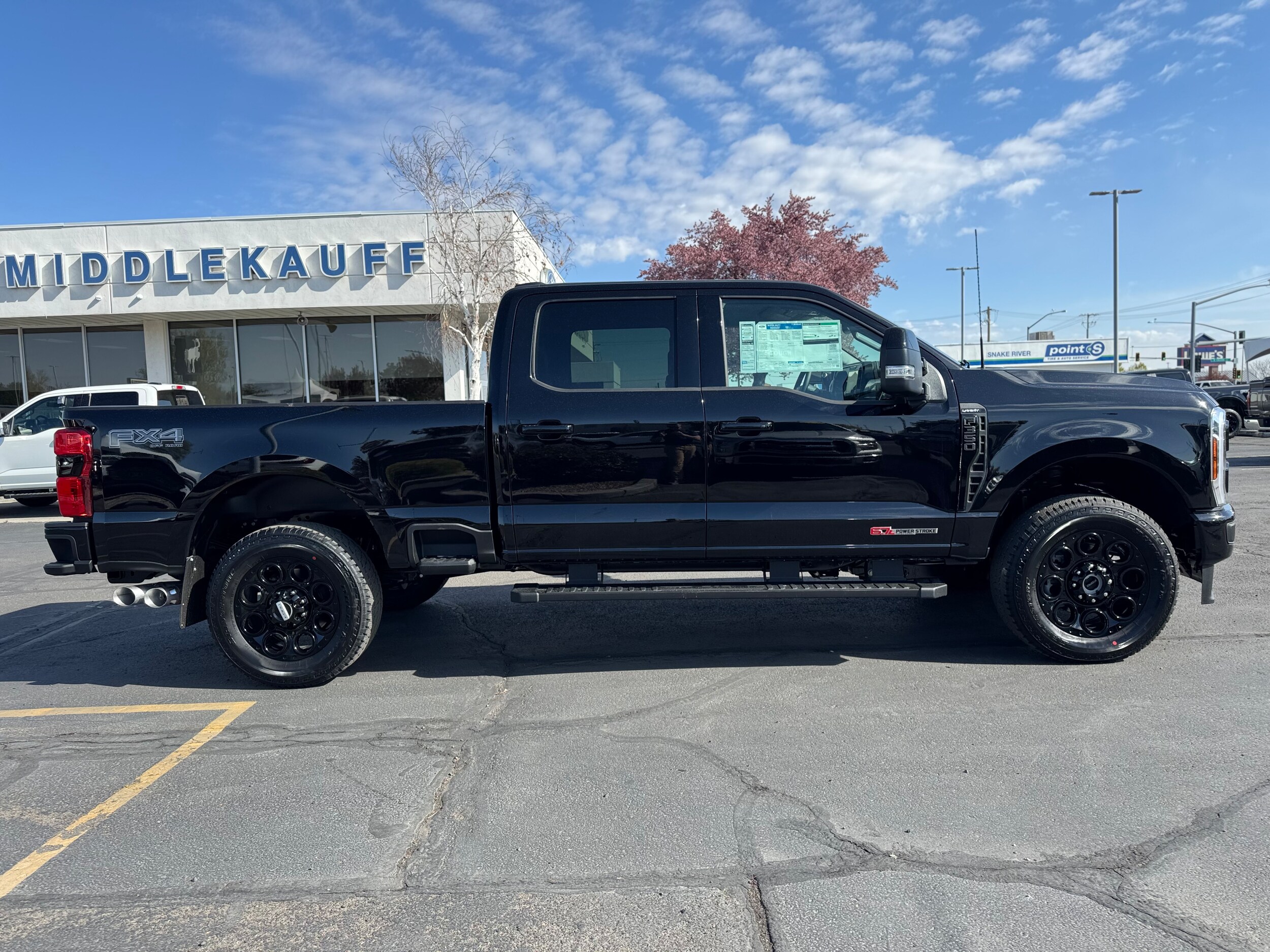 2025 Ford F-350 Lariat photo 3