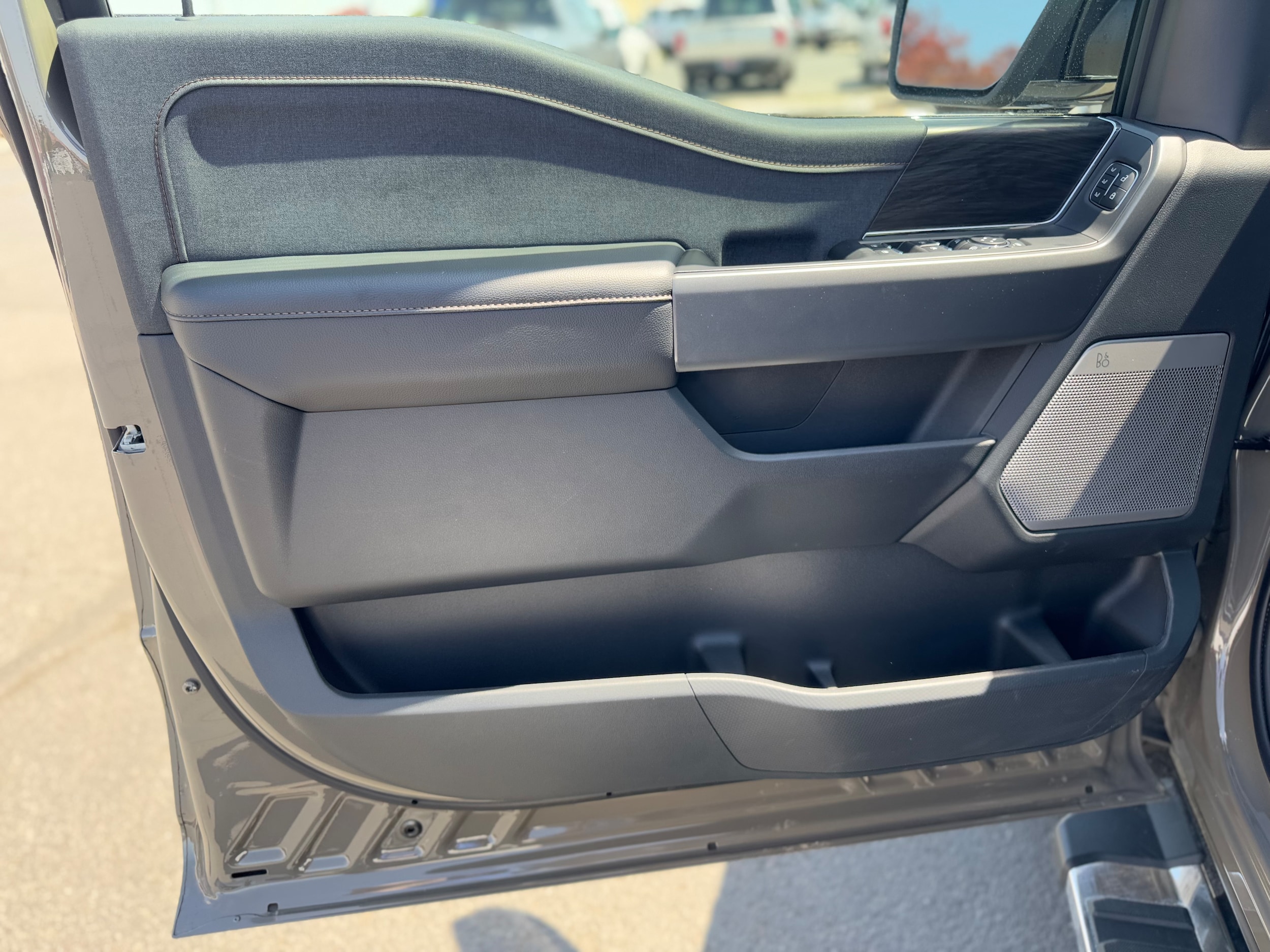 2025 Ford F-150 Lariat - Photo 14