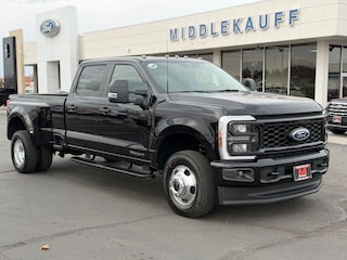 2026 Ford F-350 XL 4WD Crew CAB 8 BOX TRUCK