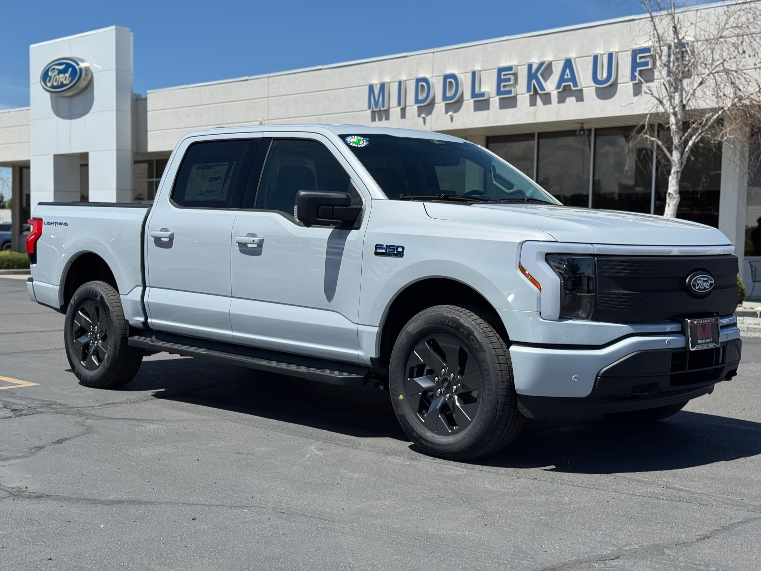 2025 Ford F-150 Lightning Flash's photo