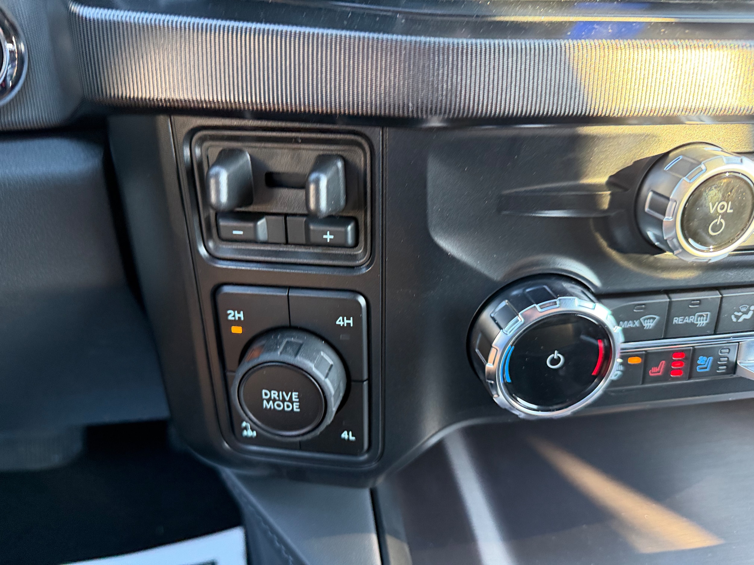 2026 Ford F-350 Super Duty Platinum - Photo 22