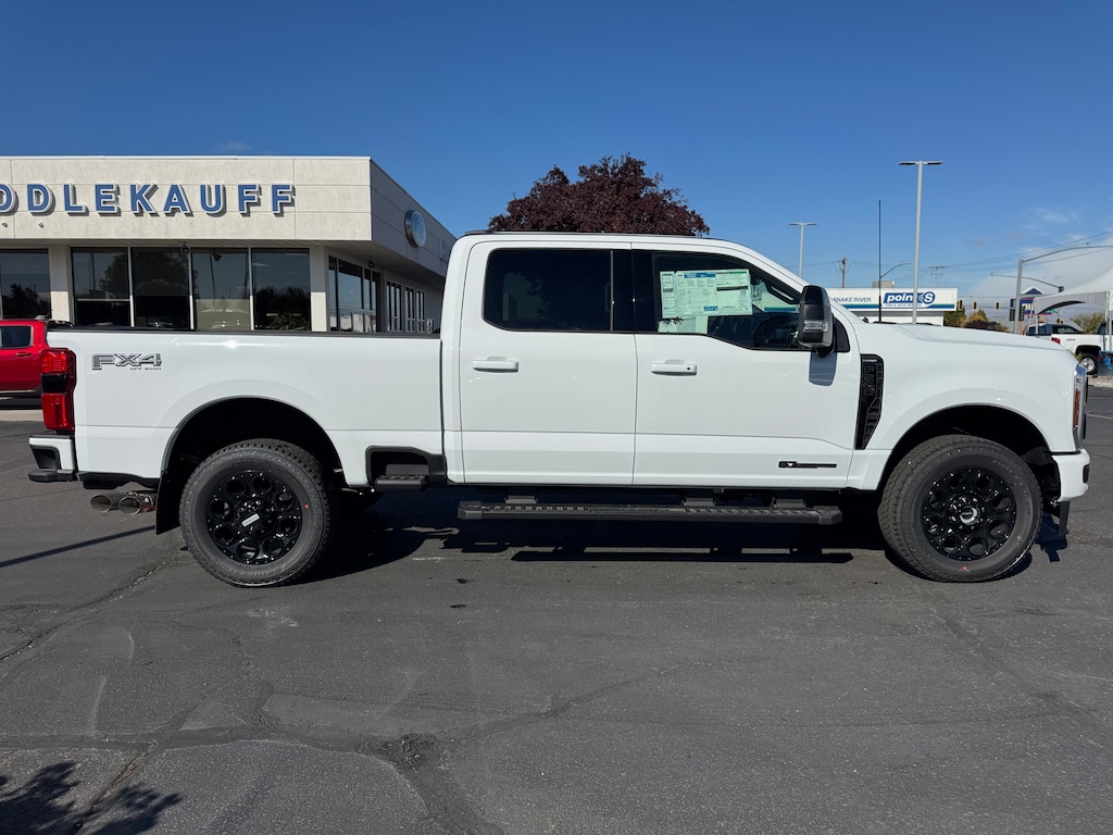 New 2026 Ford F-250 Lariat 4WD Crew CAB 6.75 TRUCK