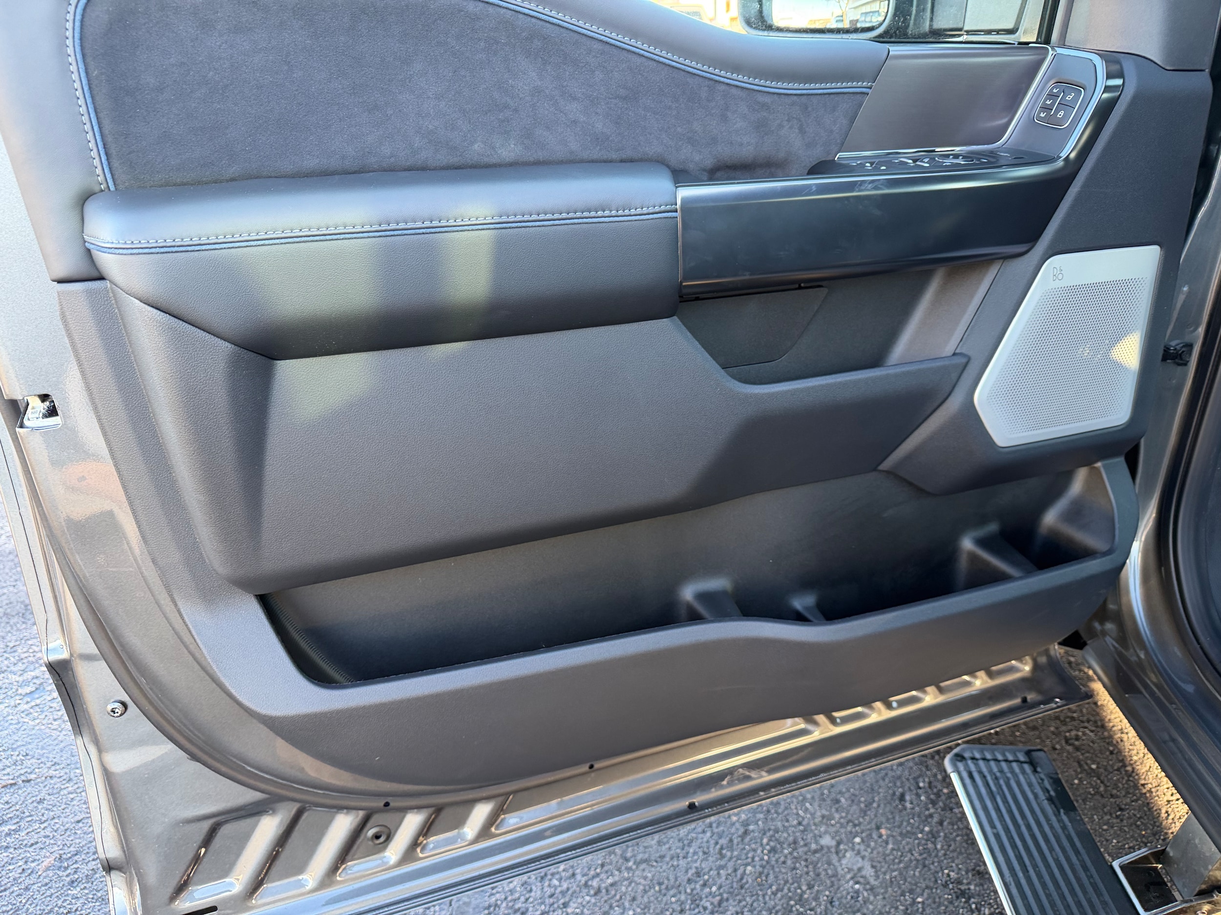 2026 Ford F-350 Super Duty Platinum - Photo 15