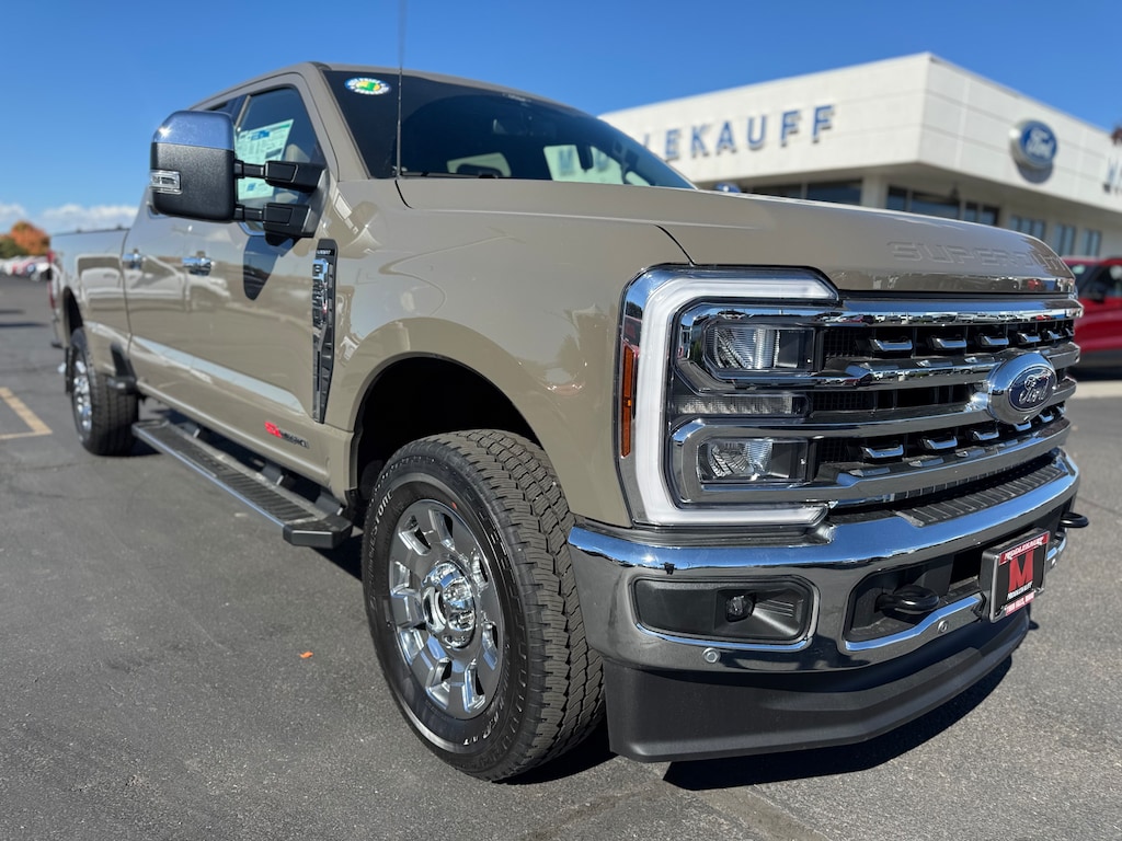 New 2026 Ford F-350 Lariat 4WD Crew CAB 6.75 TRUCK