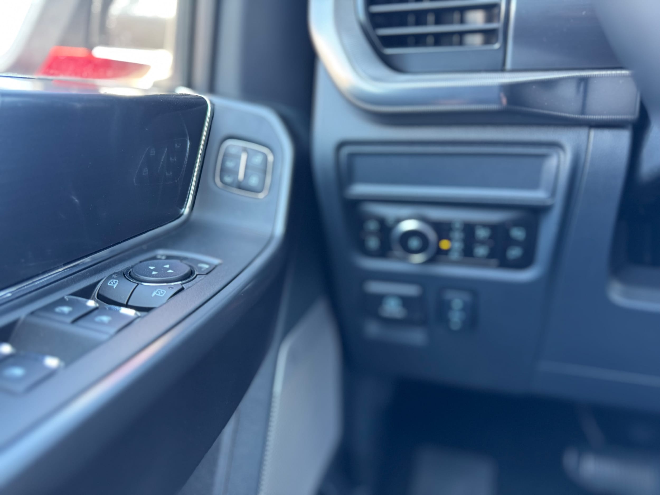 2025 Ford F-150 Lariat - Photo 32