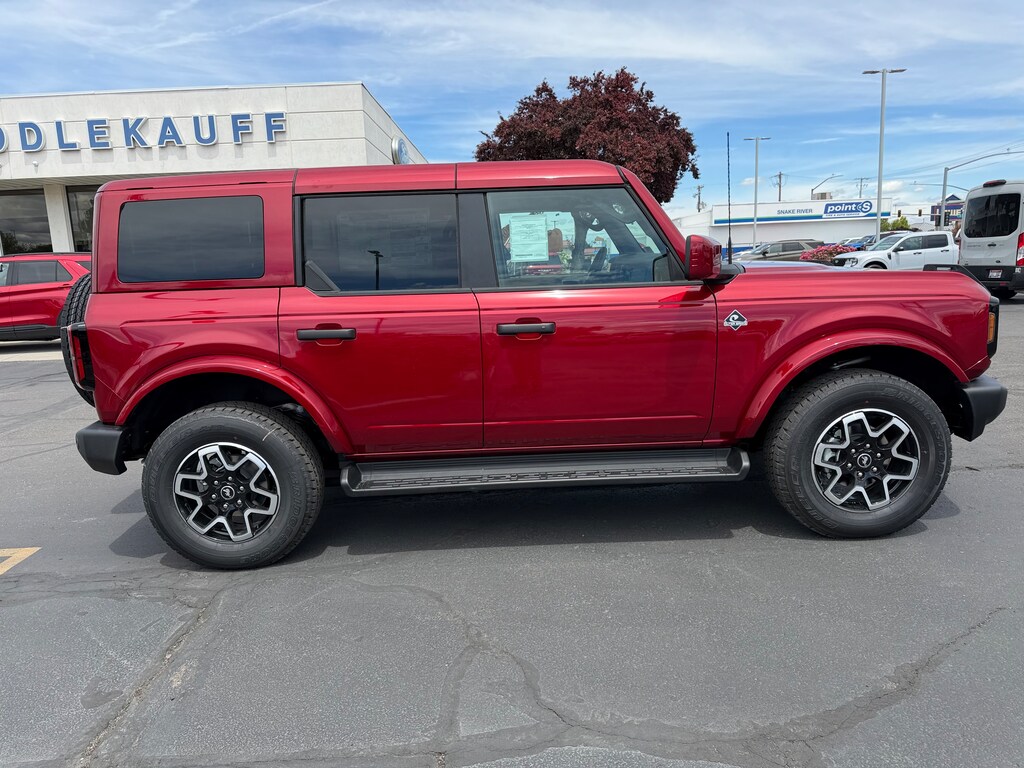 New 2026 Ford Bronco Outer Banks SUV
