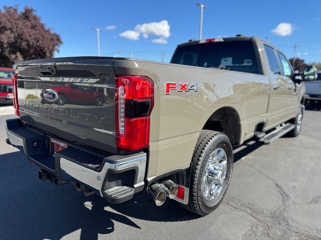 New 2026 Ford F-350 Lariat 4WD Crew CAB 6.75 TRUCK