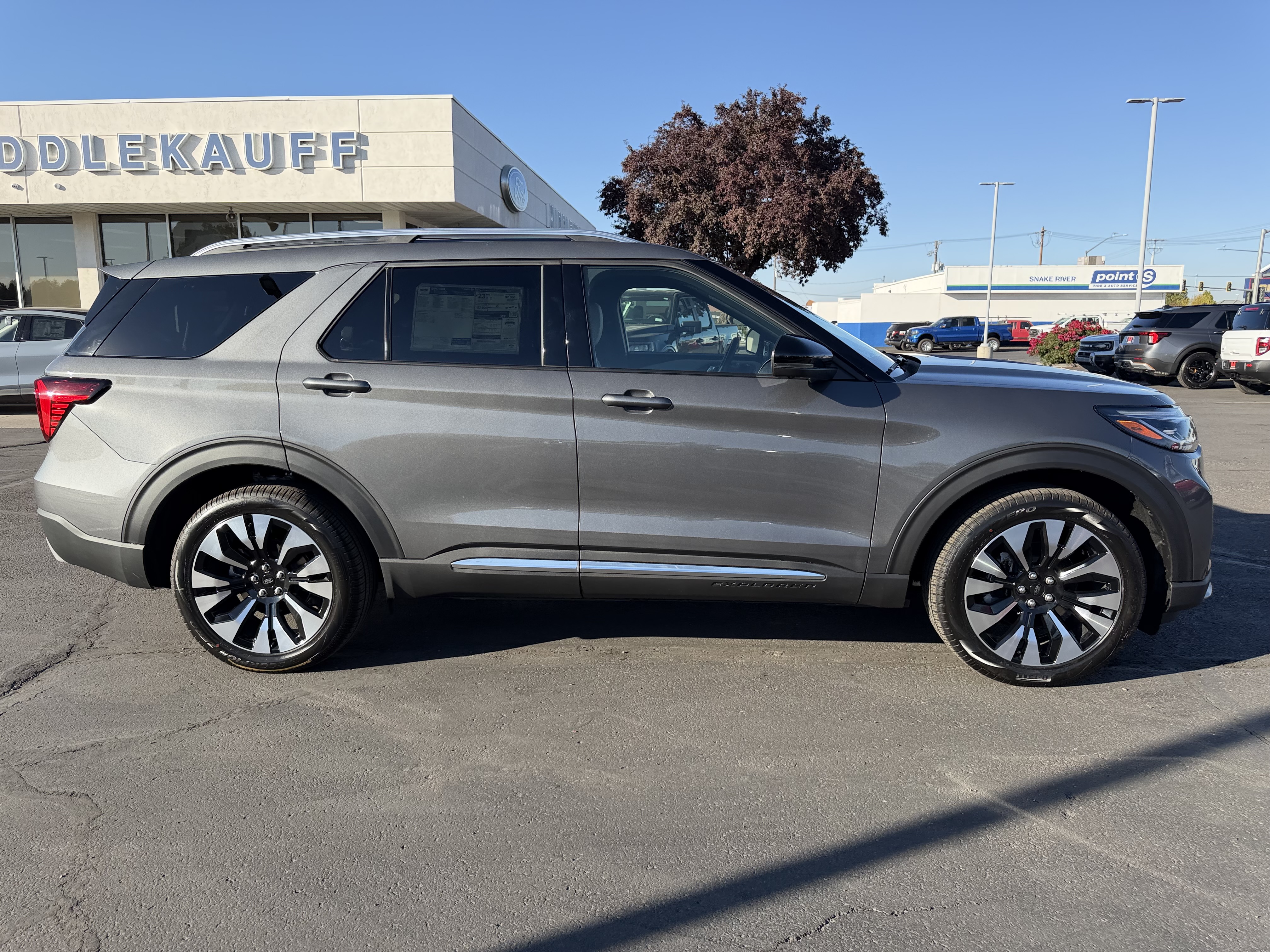 New 2027 Ford Explorer Platinum SUV
