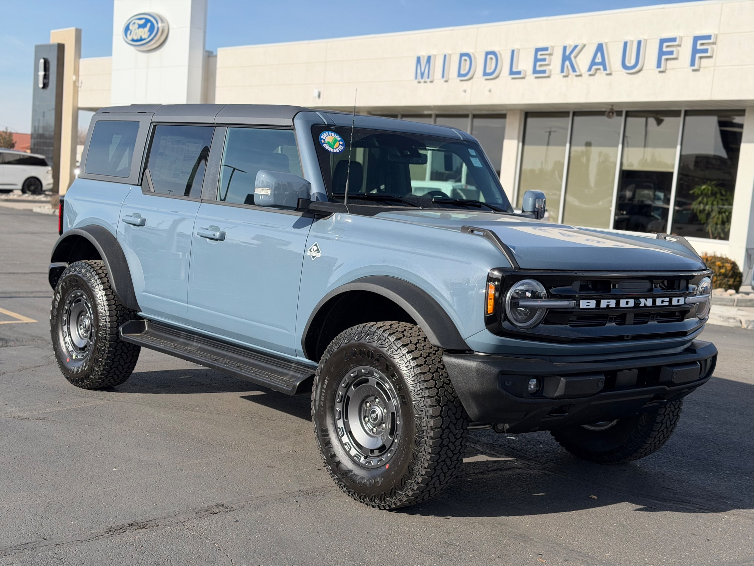 2025 Ford Bronco Outer Banks's photo